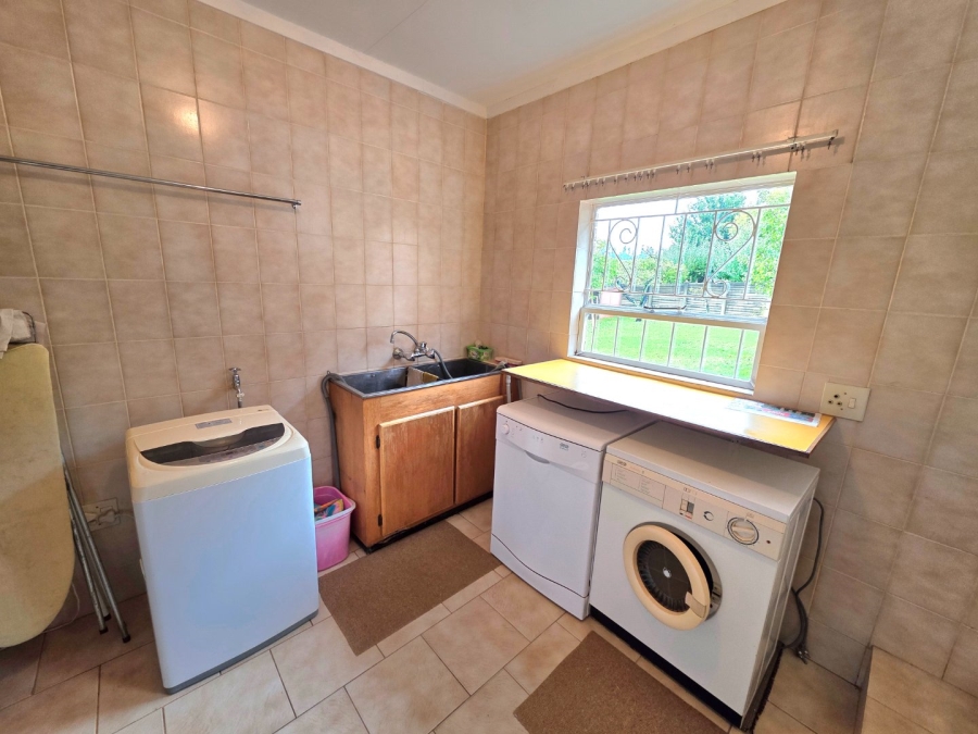 To Let 4 Bedroom Property for Rent in Reitz Free State